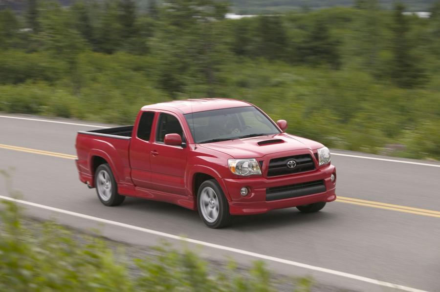  Toyota Tacoma X-Runner in Radiant Red 2005 года  (фото 2 из 6)